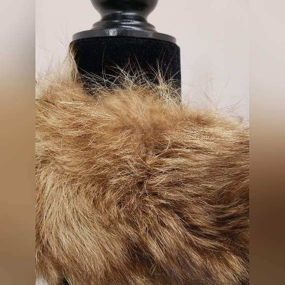 Real Fur Collar - Picture 3 of 4
